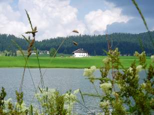Le lac des Taillres